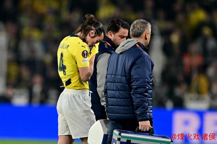 土媒：费内巴切正与4-5名中卫进行谈判